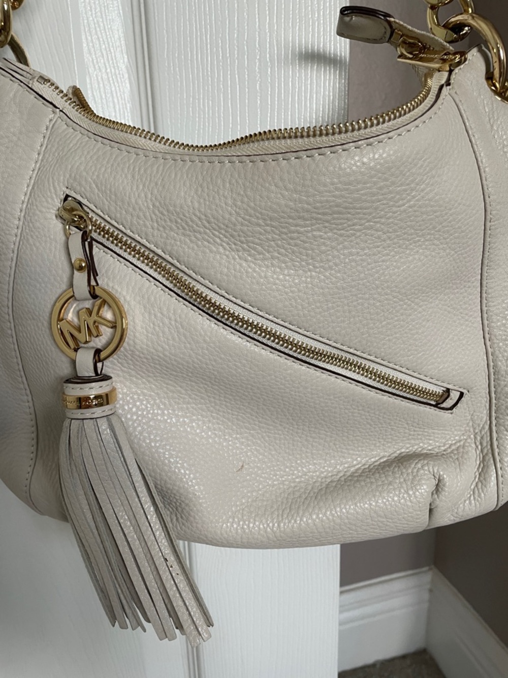 Michael Kors Cream Pebbled Leather Hobo with Tassel and Gold Chain - Picture 2 of 4